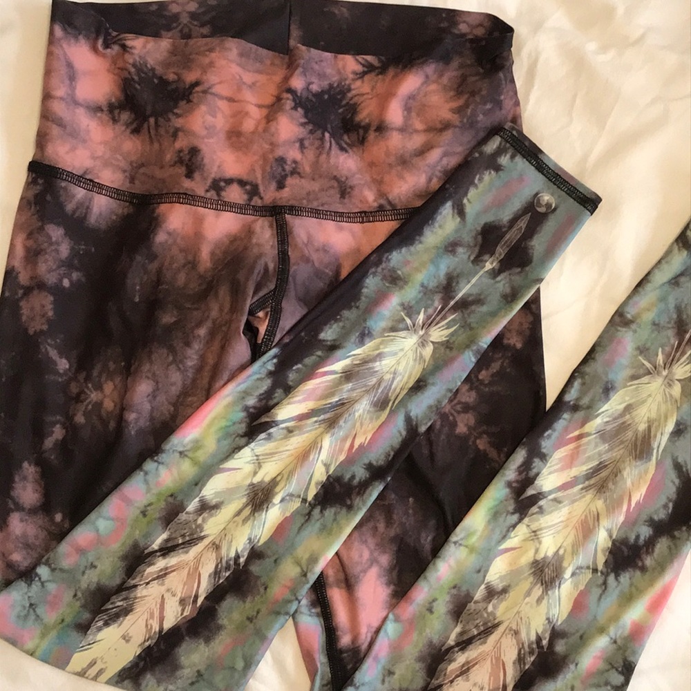 Teeki eagle feather pink hot pants